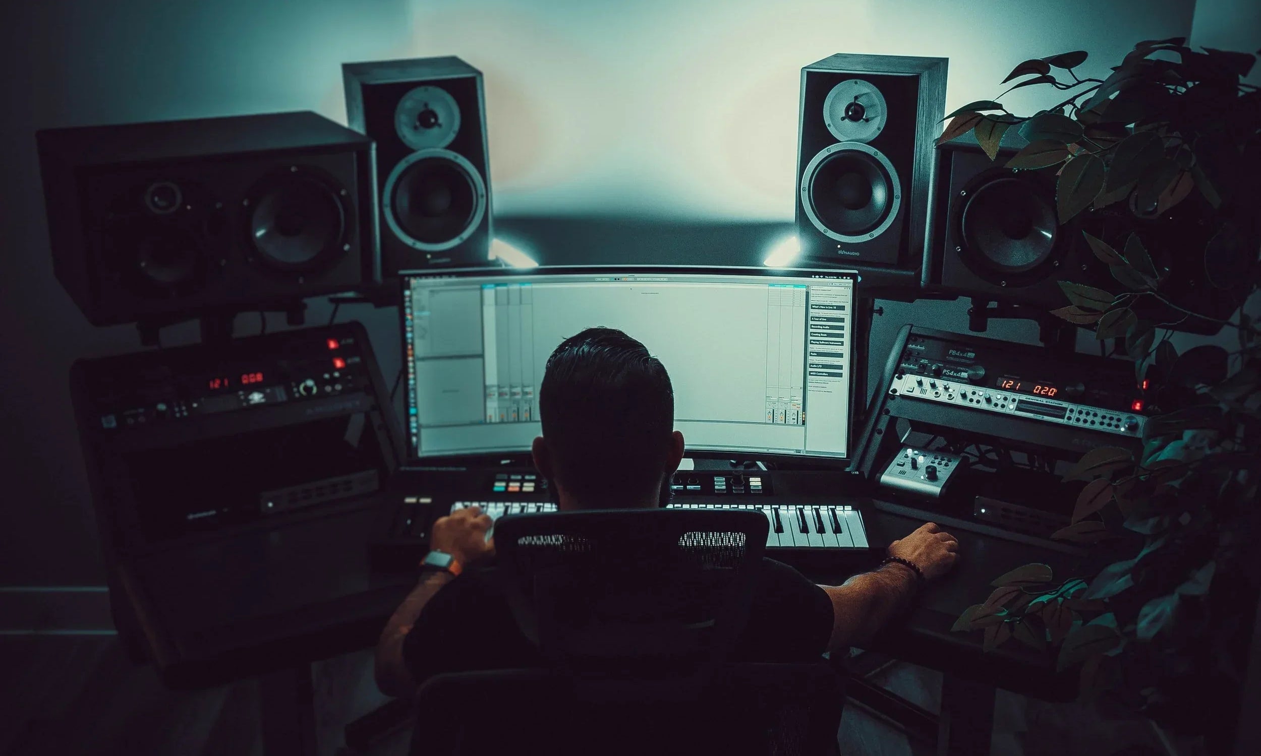 Home Studio Acoustics – A Guide to Better Mixes and Better Recordings